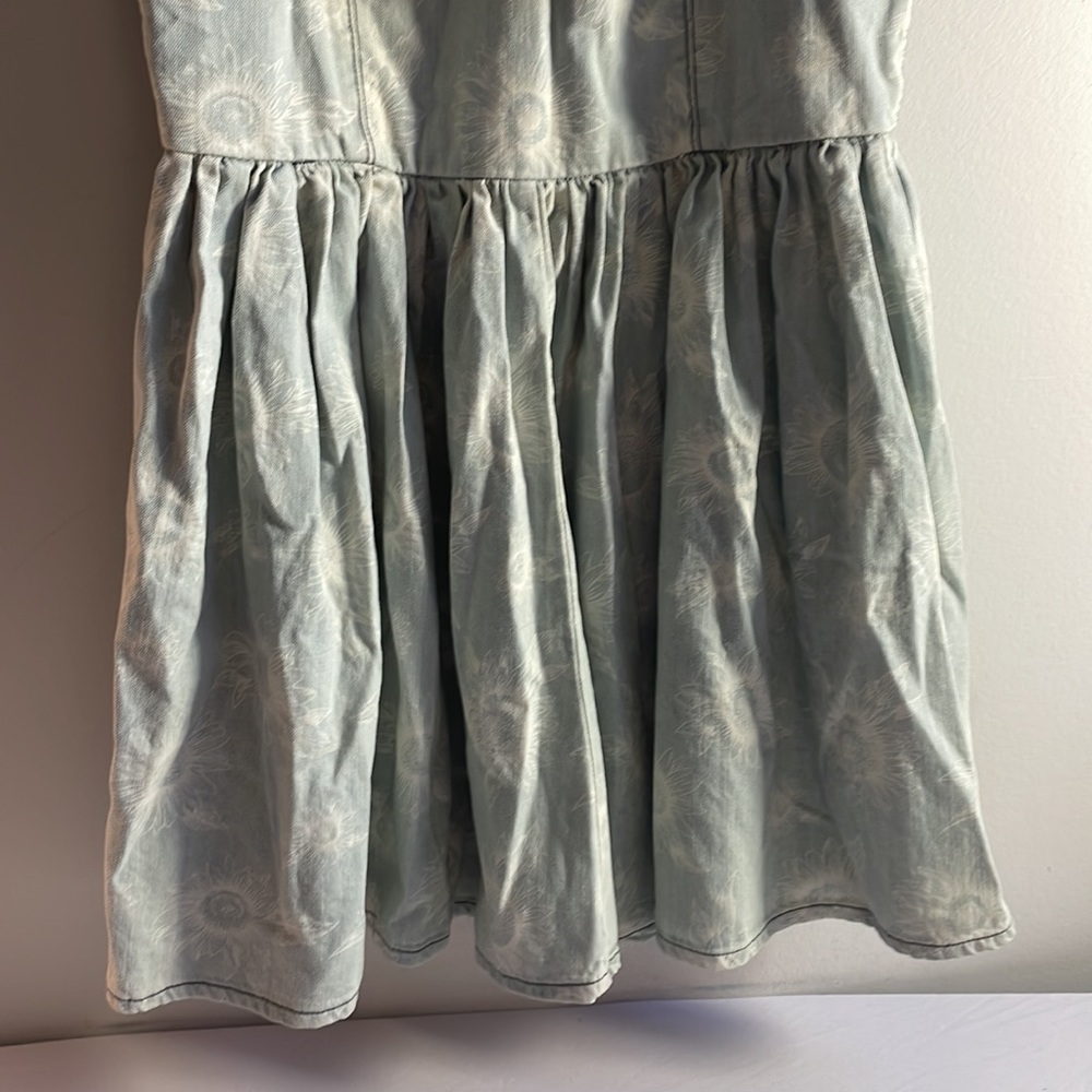 Light Denim Dress with Floral Pattern New With Tags Size M - Picture 3 of 7